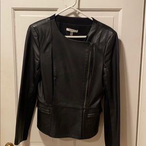 Lambskin leather jacket with cotton lining.
